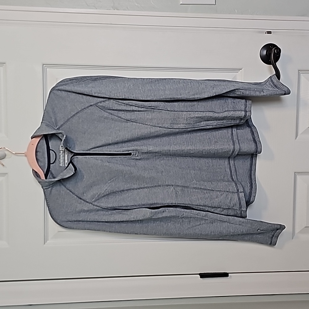 Avalanche super soft 1/4 zip. Large